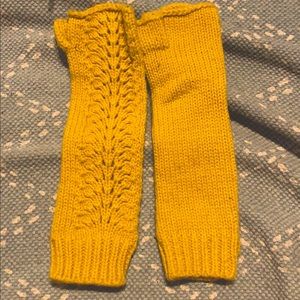 Mustard knit half gloves / arm warmers
